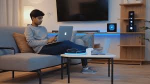 The Quiet Shift Toward Personal AI: Why Your Next Assistant Might Live Inside Your Device